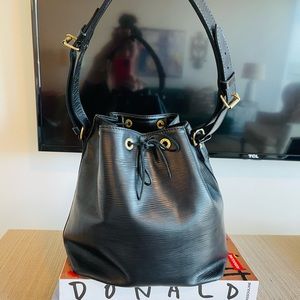 Authentic Vintage LV Noe petite bucket bag